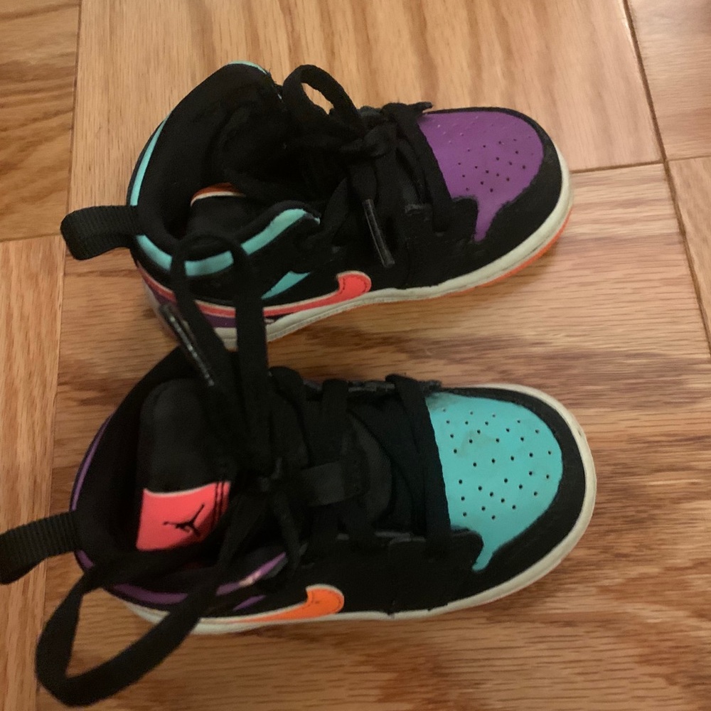 Nike Sneaker Baby size 6